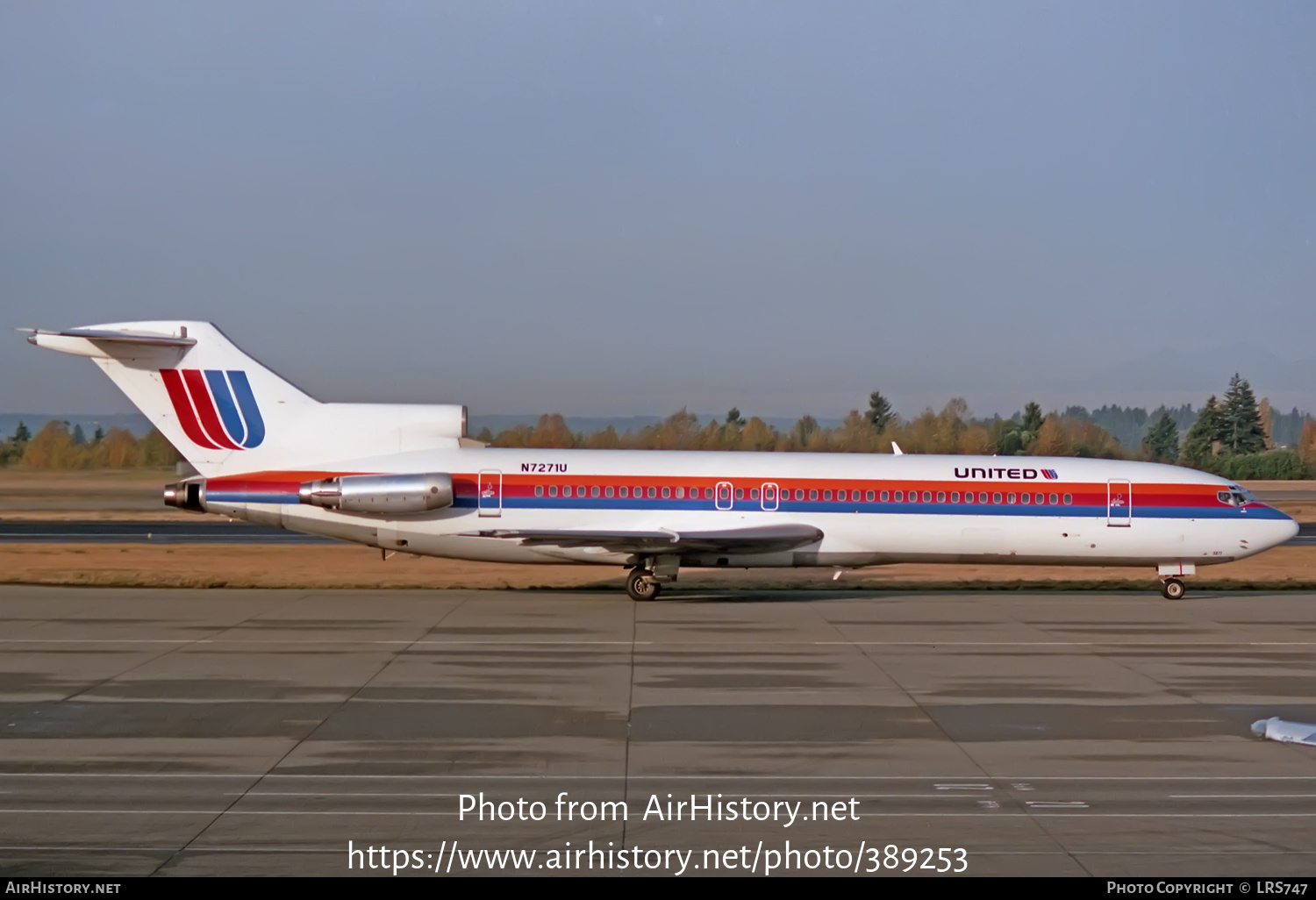 Aircraft Photo of N7271U | Boeing 727-222/Adv | United Airlines | AirHistory.net #389253