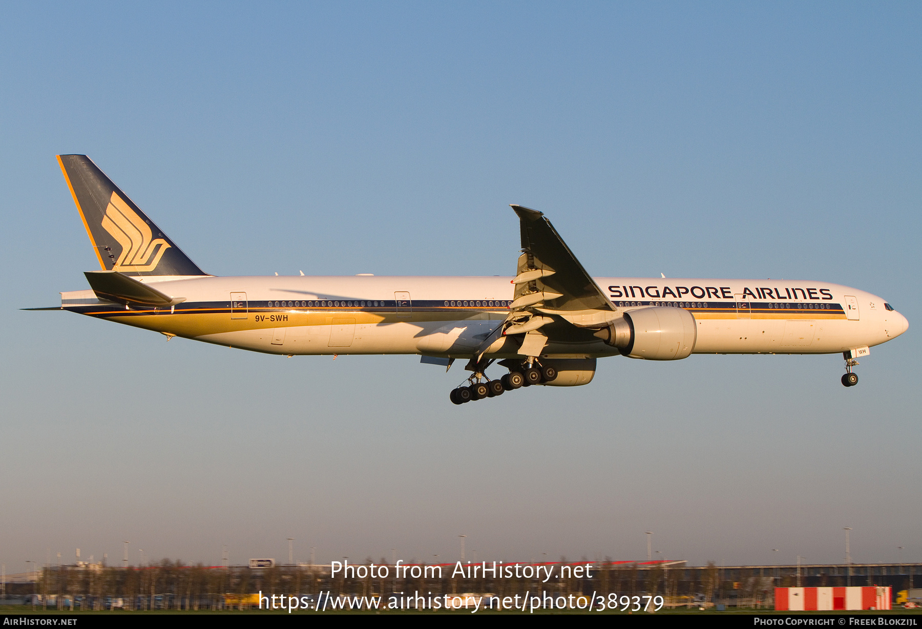 Aircraft Photo of 9V-SWH | Boeing 777-312/ER | Singapore Airlines | AirHistory.net #389379