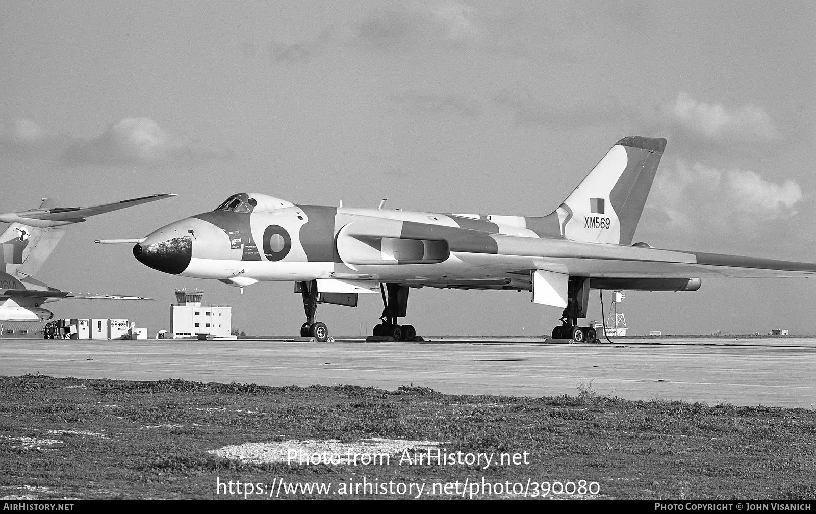 Aircraft Photo of XM569 | Avro 698 Vulcan B.2 | UK - Air Force | AirHistory.net #390080