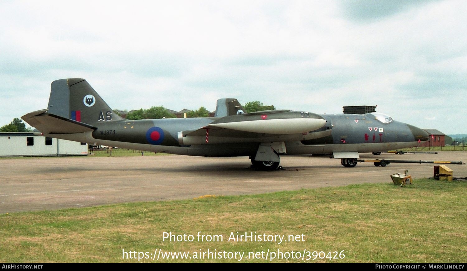 Aircraft Photo of WJ874 | English Electric Canberra T4 | UK - Air Force | AirHistory.net #390426