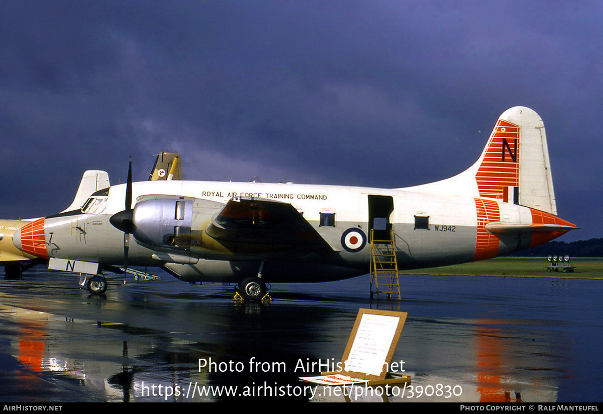 Aircraft Photo of WJ942 | Vickers 668 Varsity T.1 | UK - Air Force | AirHistory.net #390830