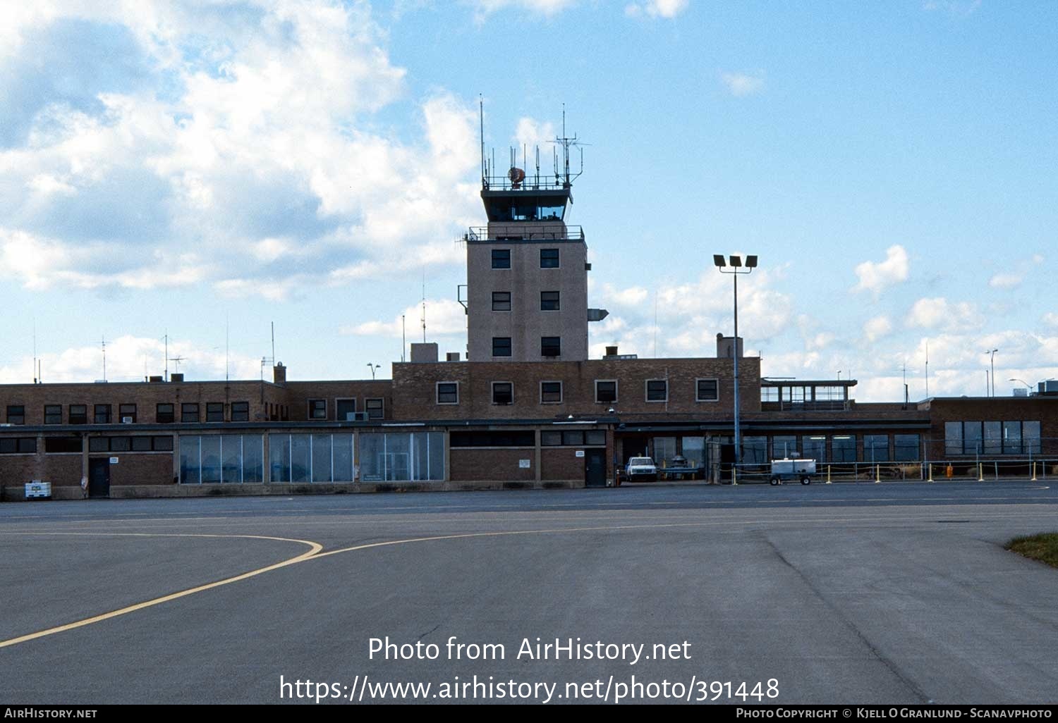 Airport photo of Binghamton - Greater Binghamton / Edwin A Link Field (KBGM / BGM) in New York, United States | AirHistory.net #391448