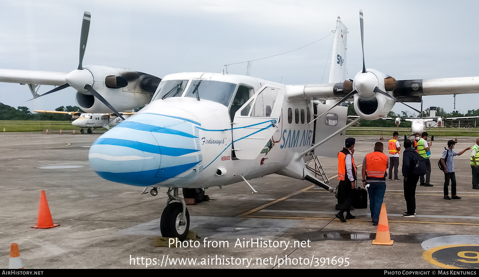 Aircraft Photo of PK-SMH | De Havilland Canada DHC-6-300 Twin Otter | SAM Air - Semuwa Aviasi Mandiri | AirHistory.net #391695