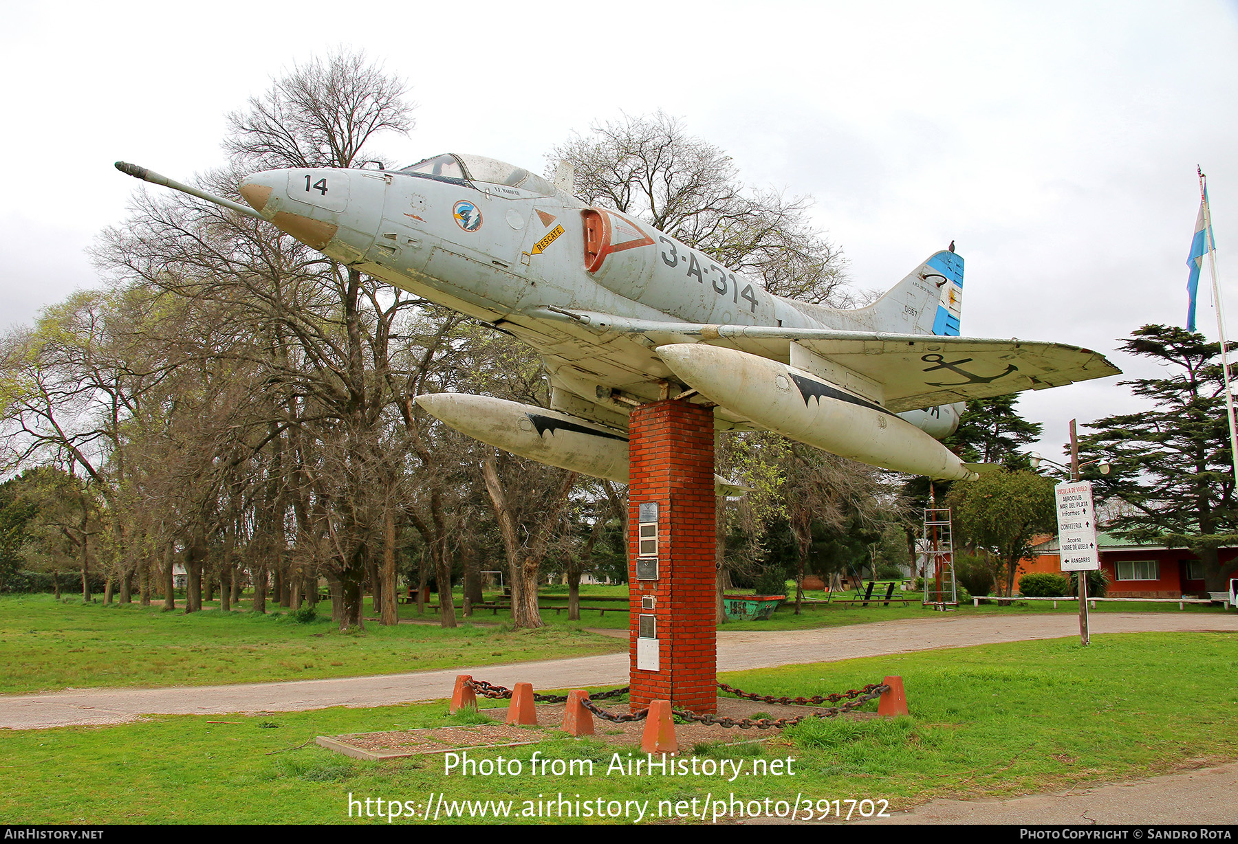 Aircraft Photo of 3-A-314 / 3-A-208 | Douglas A-4Q Skyhawk | Argentina - Navy | AirHistory.net #391702