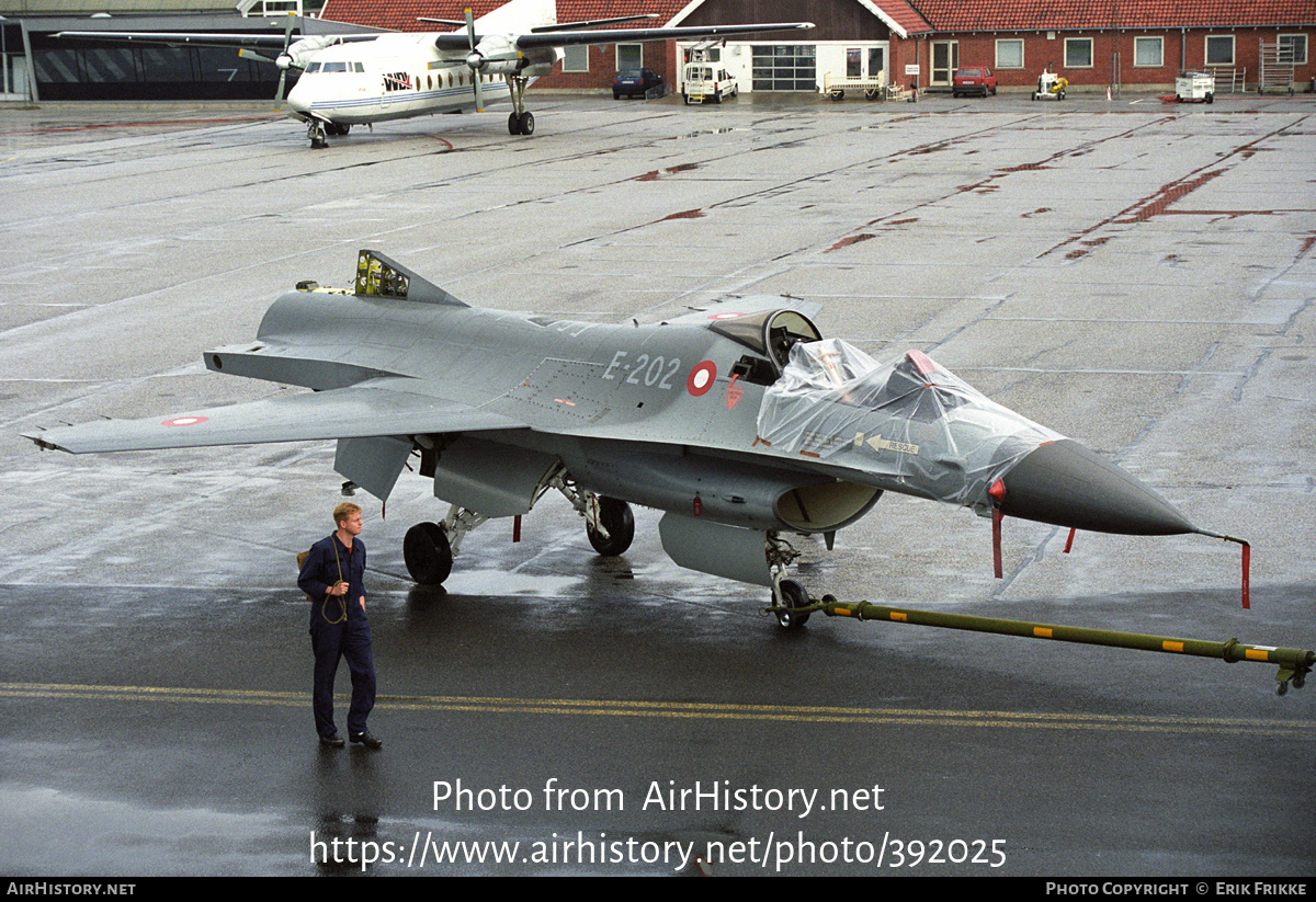 Aircraft Photo of E-202 | General Dynamics F-16A Fighting Falcon | Denmark - Air Force | AirHistory.net #392025