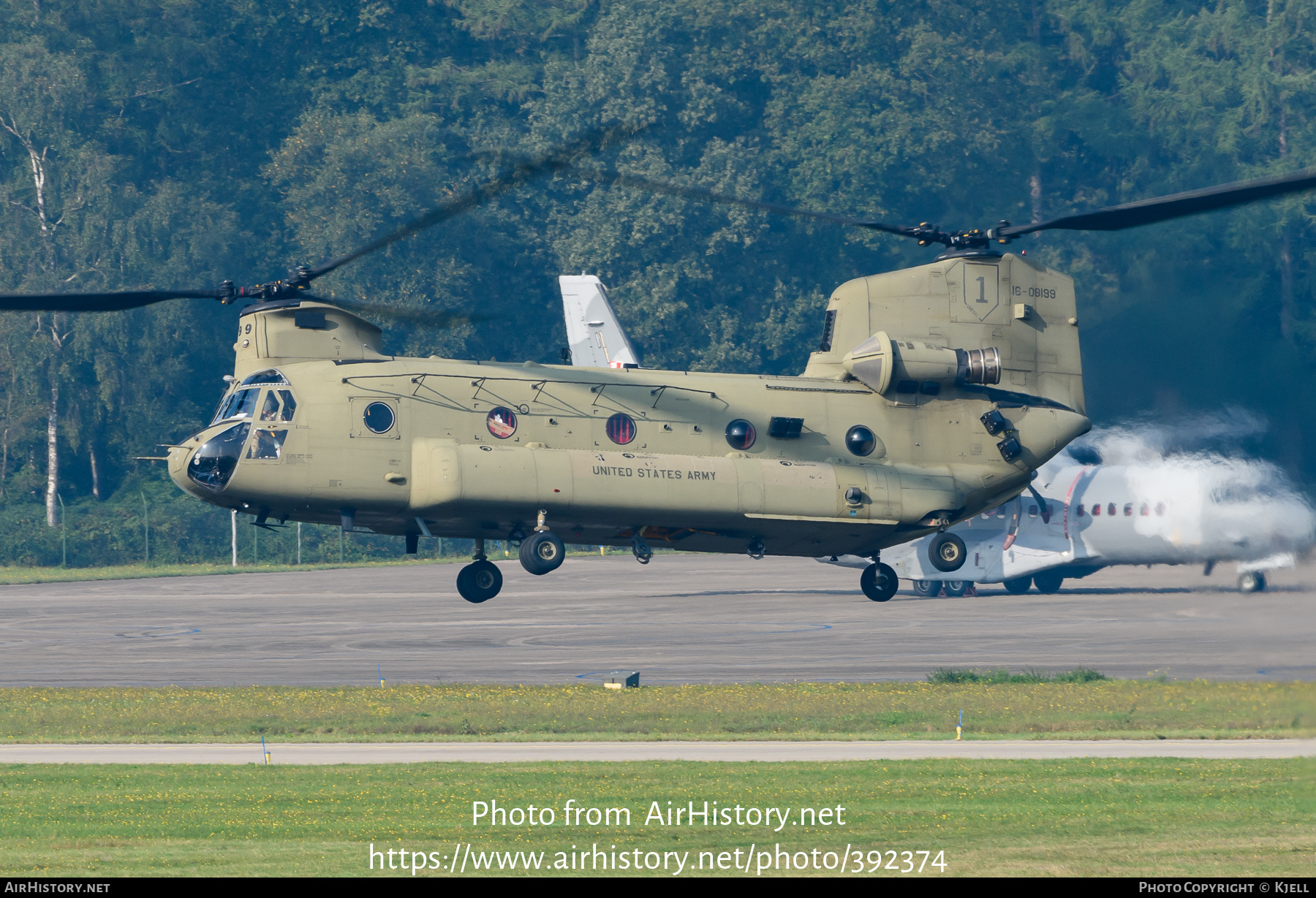 Aircraft Photo of 16-8199 / 16-08199 | Boeing CH-47F Chinook (414) | USA - Army | AirHistory.net #392374