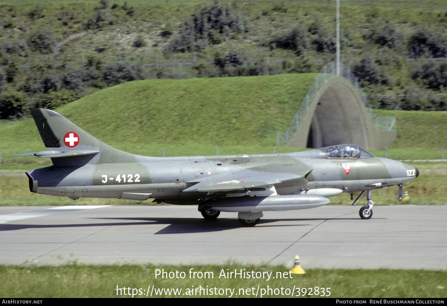 Aircraft Photo of J-4122 | Hawker Hunter F58A | Switzerland - Air Force | AirHistory.net #392835