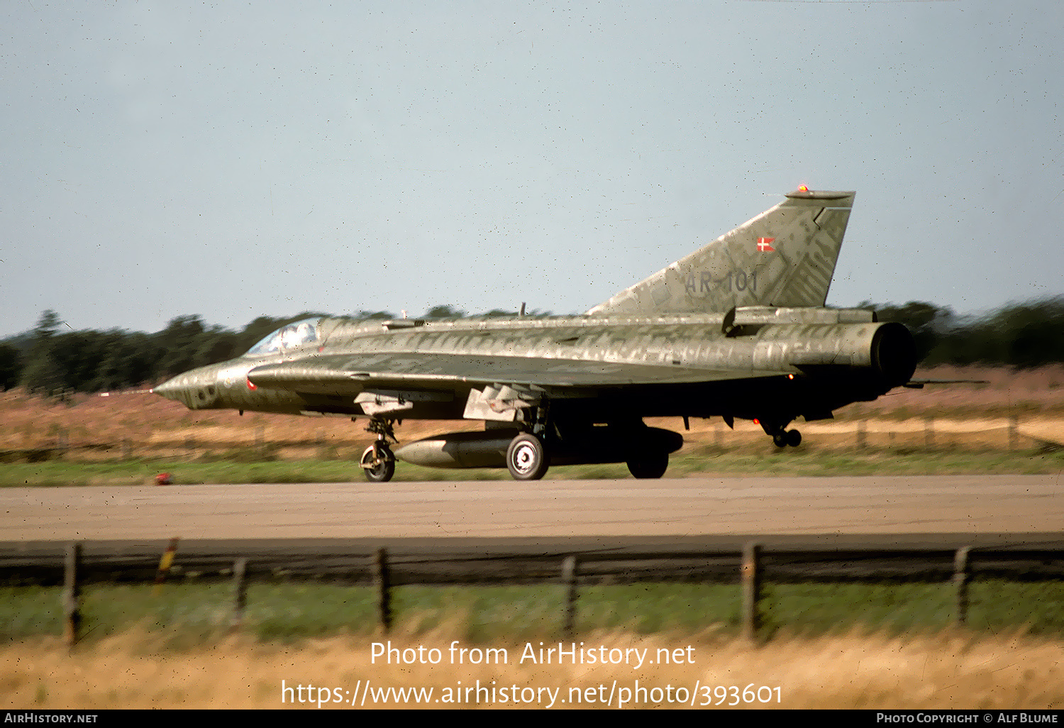 Aircraft Photo of AR-101 | Saab RF-35 Draken | Denmark - Air Force | AirHistory.net #393601