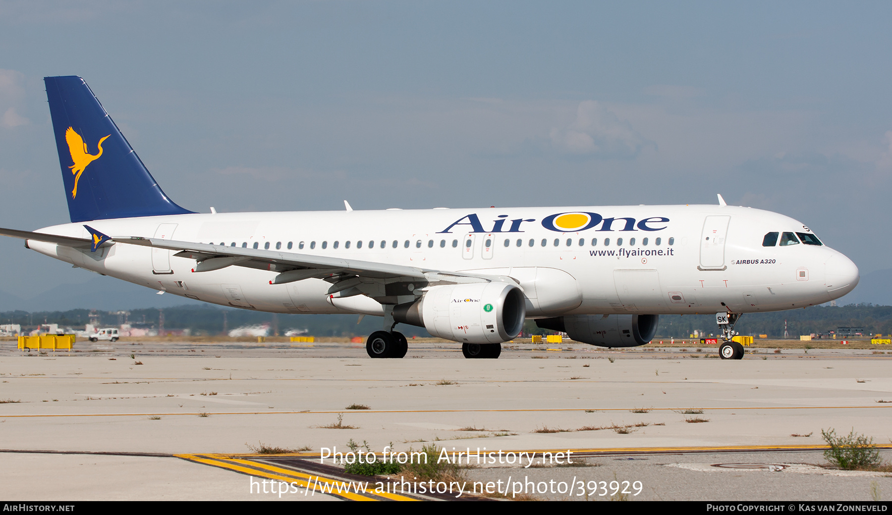 Aircraft Photo of EI-DSK | Airbus A320-216 | Air One | AirHistory.net #393929