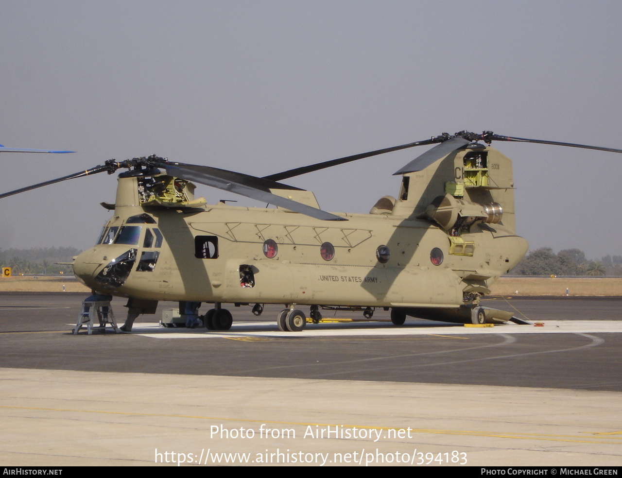 Aircraft Photo of 98-0011 / 80011 | Boeing CH-47F Chinook (414) | USA - Army | AirHistory.net #394183