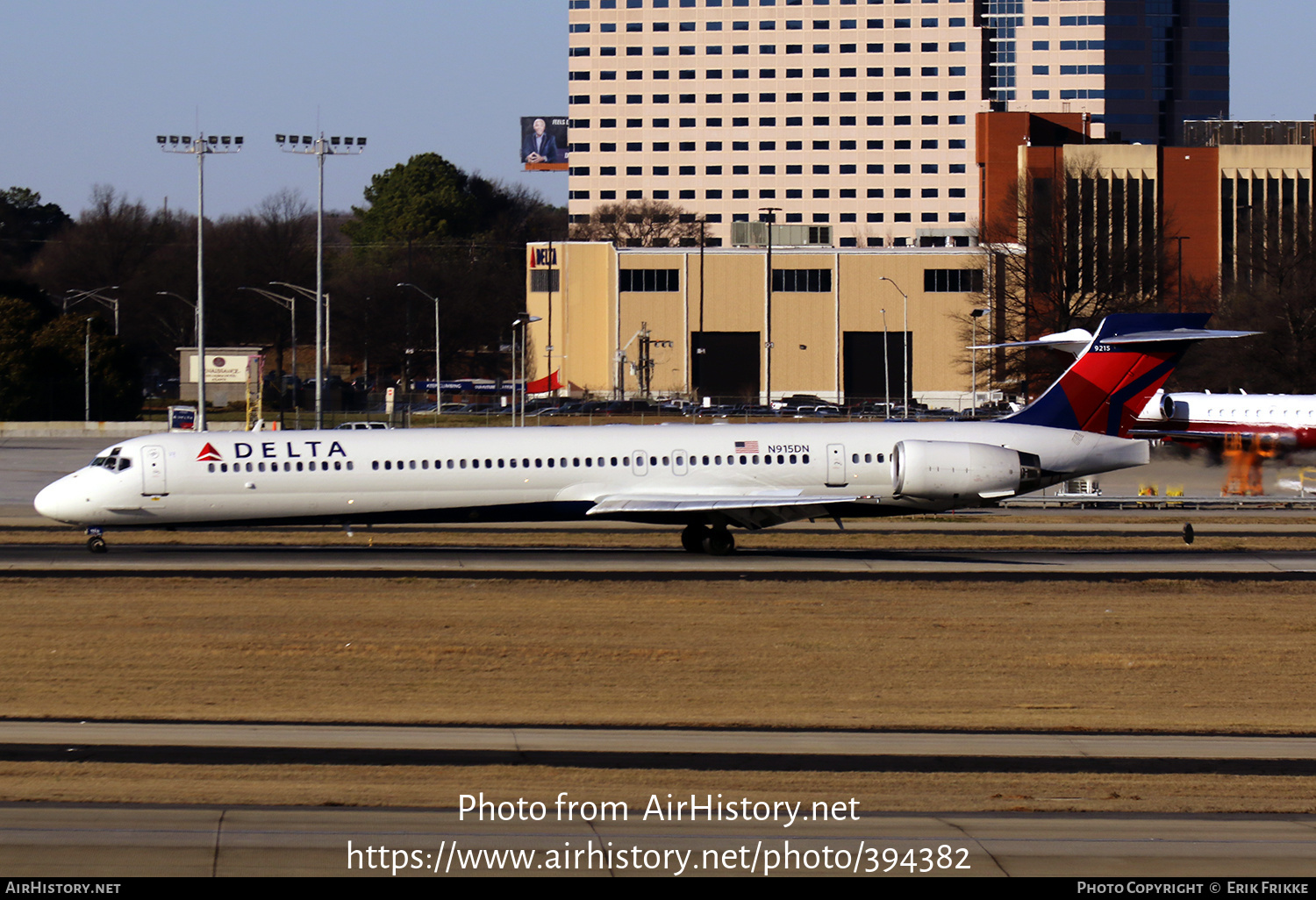 Aircraft Photo of N915DN | McDonnell Douglas MD-90-30 | Delta Air Lines | AirHistory.net #394382