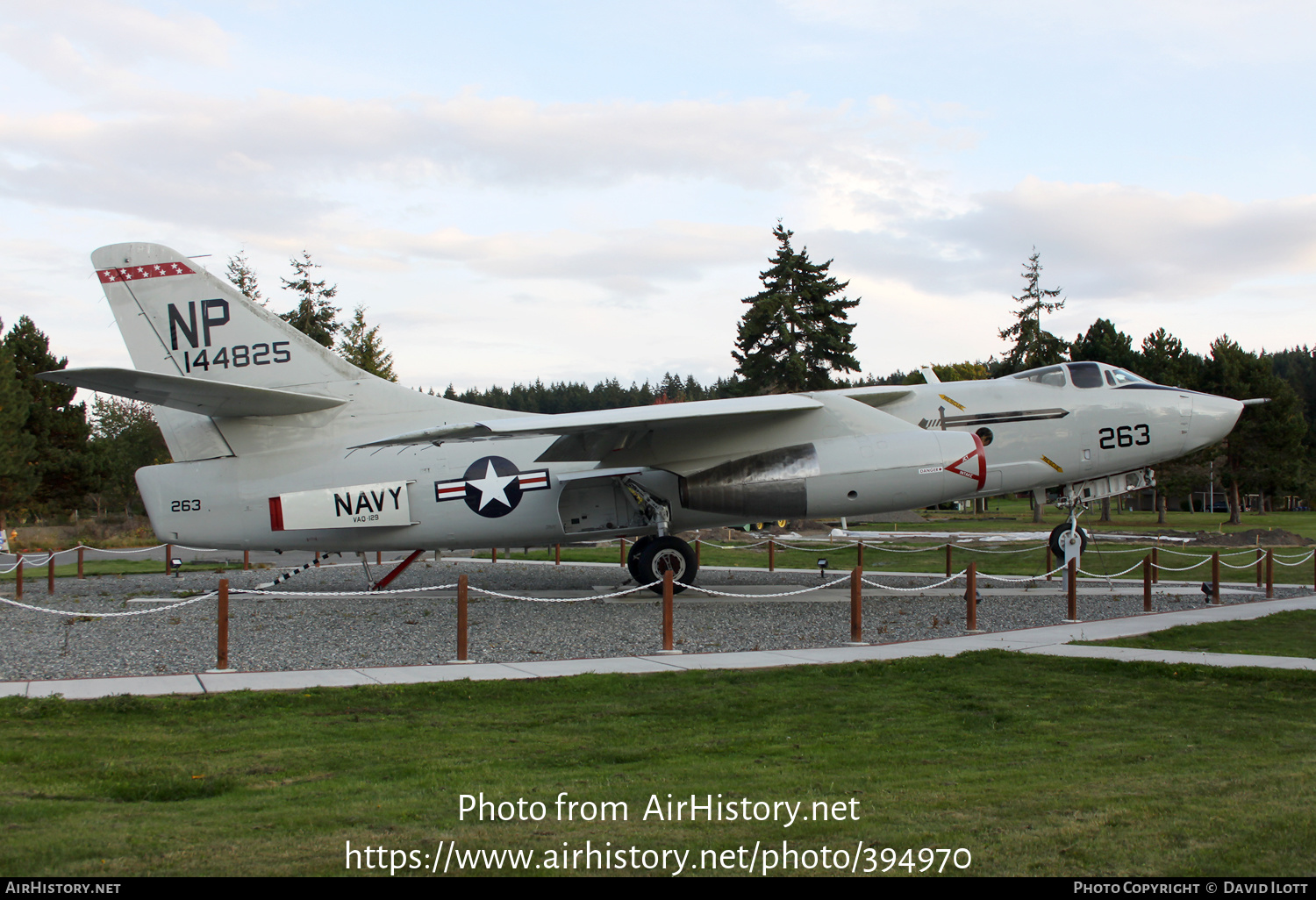 Aircraft Photo of 144825 | Douglas RA-3B Skywarrior | USA - Navy | AirHistory.net #394970