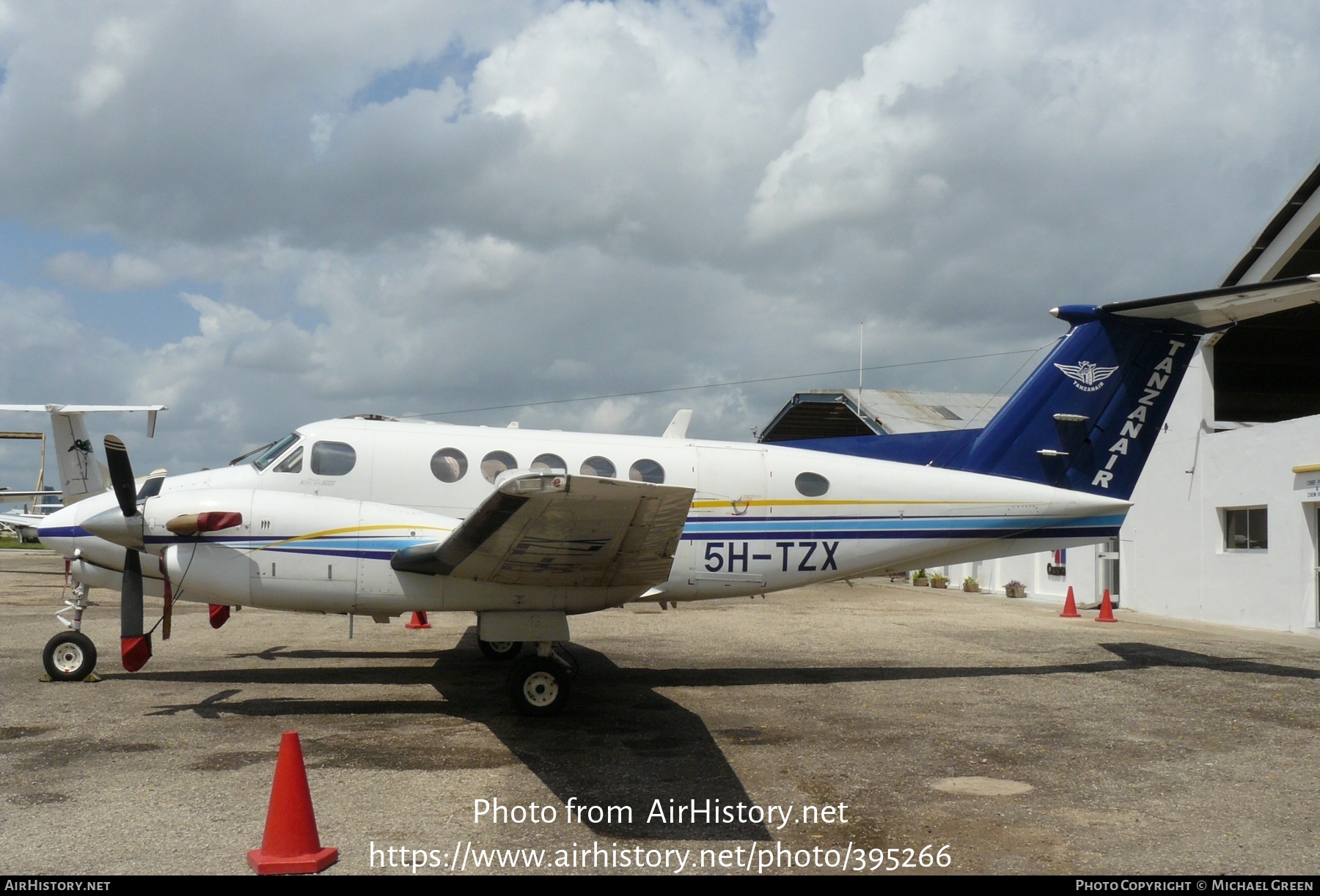 Aircraft Photo of 5H-TZX | Beech B200 Super King Air | Tanzanair | AirHistory.net #395266