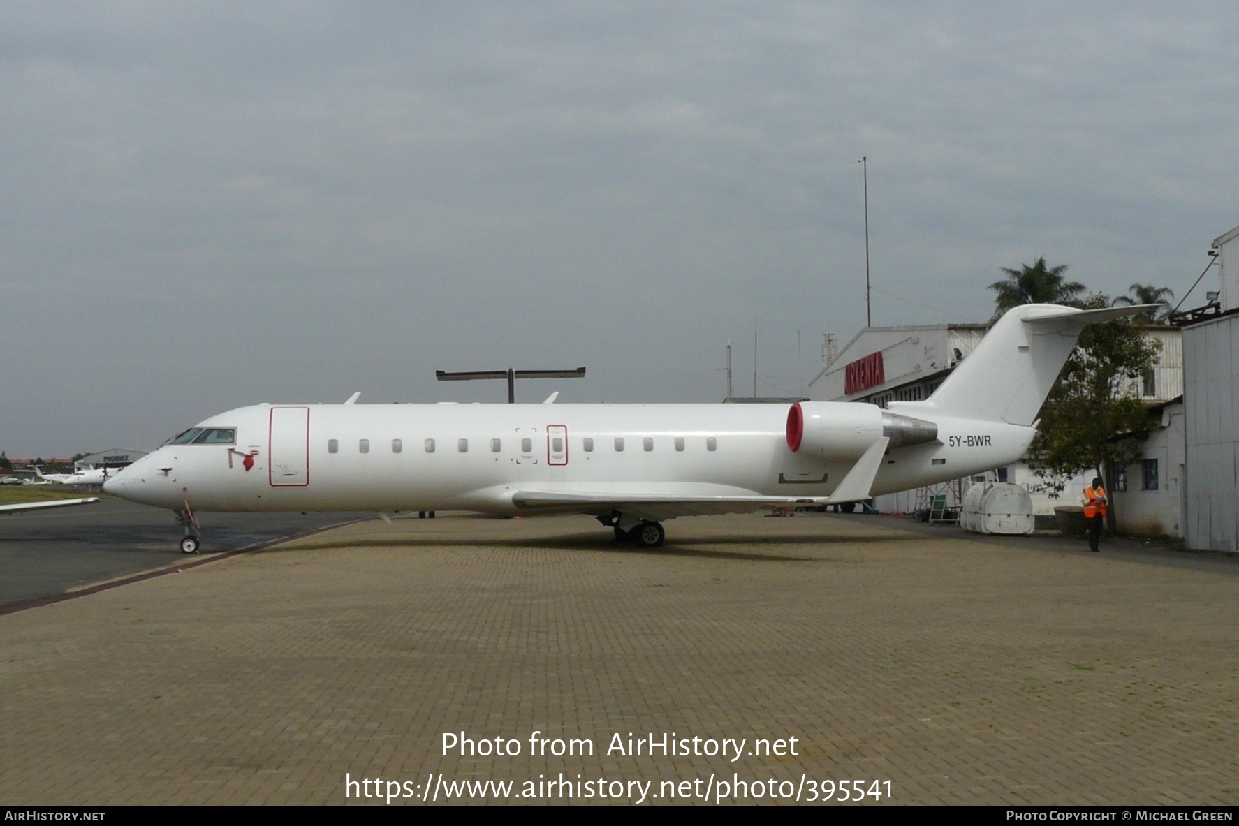 Aircraft Photo of 5Y-BWR | Canadair CRJ-200LR (CL-600-2B19) | AirHistory.net #395541