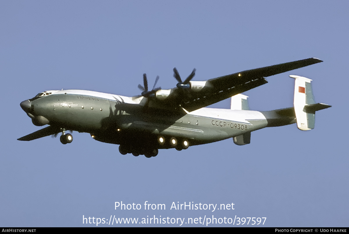 Aircraft Photo of CCCP-09308 | Antonov An-22 Antei | Aeroflot | AirHistory.net #397597