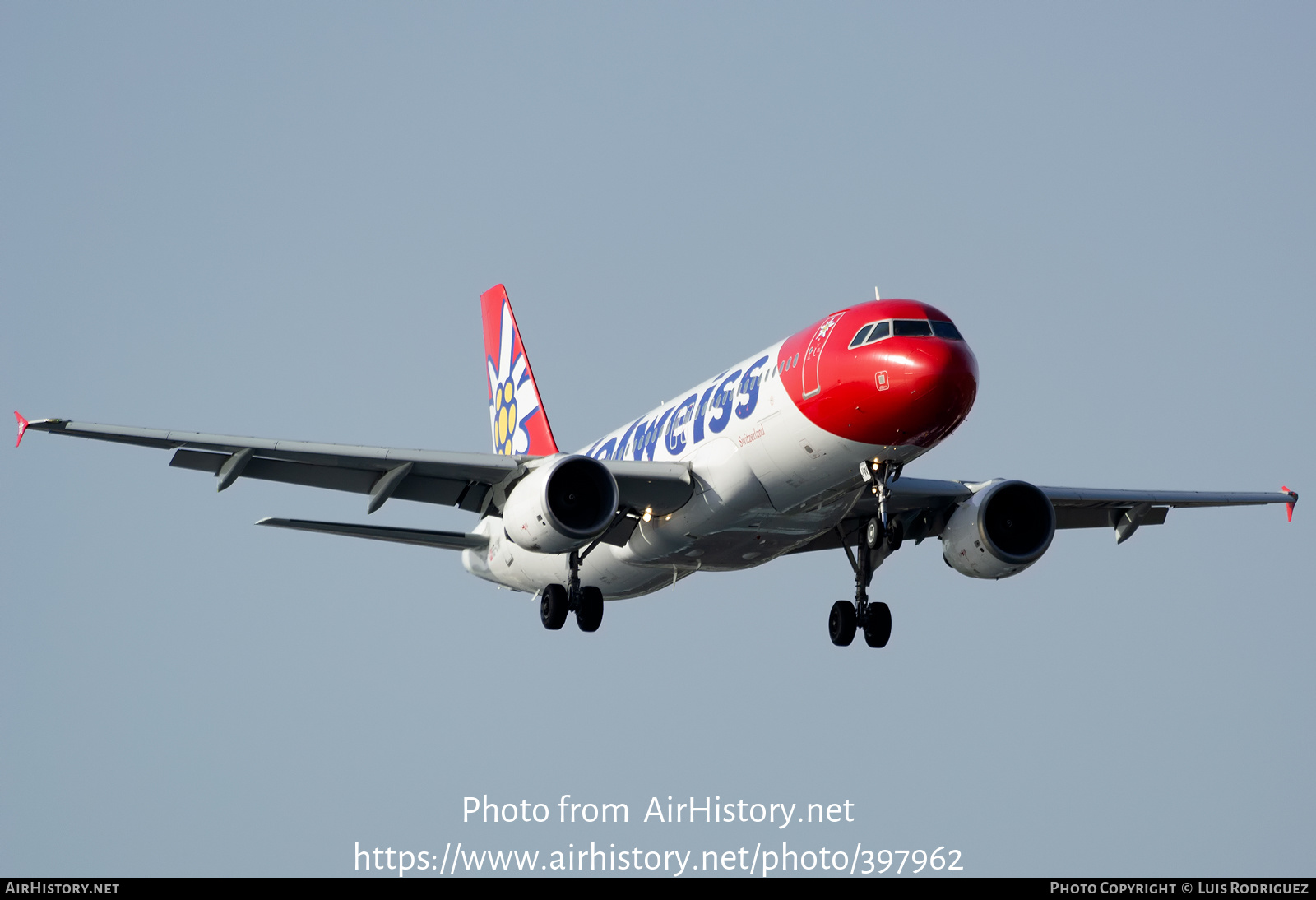 Aircraft Photo of HB-IJW | Airbus A320-214 | Edelweiss Air | AirHistory.net #397962