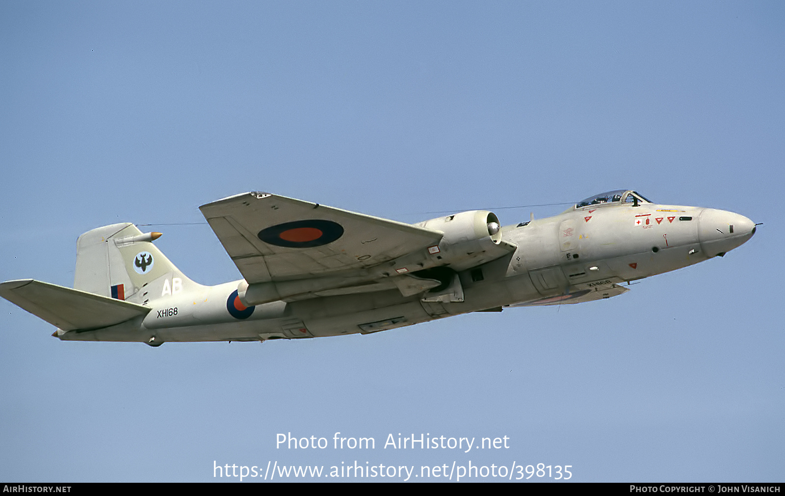 Aircraft Photo of XH168 | English Electric Canberra PR9 | UK - Air Force | AirHistory.net #398135