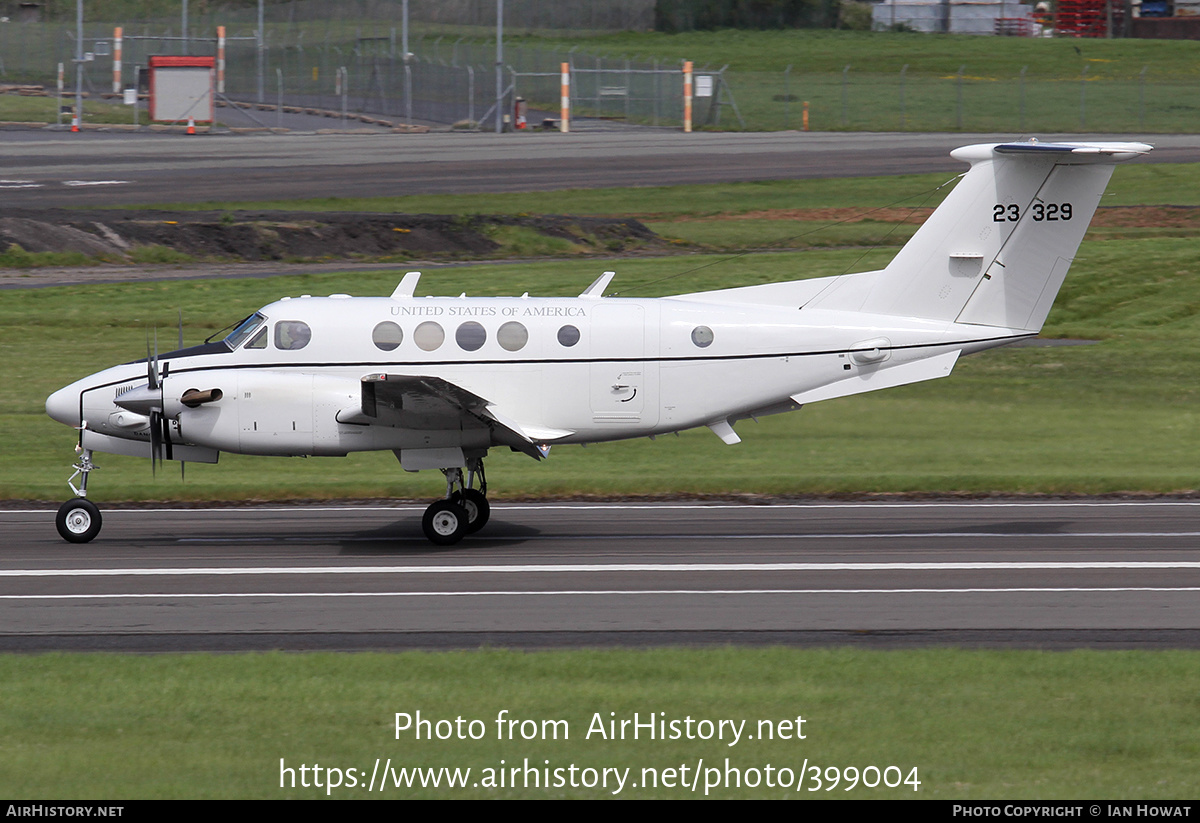 Aircraft Photo of 92-3329 / 23329 | Hawker Beechcraft C-12V-1 Huron (B200C) | USA - Army | AirHistory.net #399004