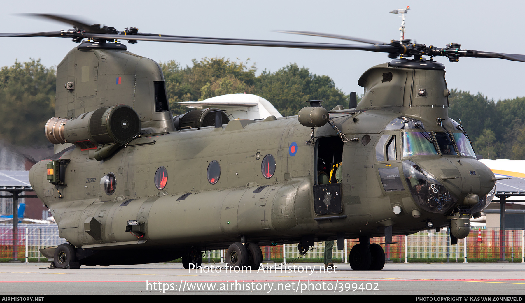 Aircraft Photo of ZK562 | Boeing Chinook HC6 (352) | UK - Air Force | AirHistory.net #399402