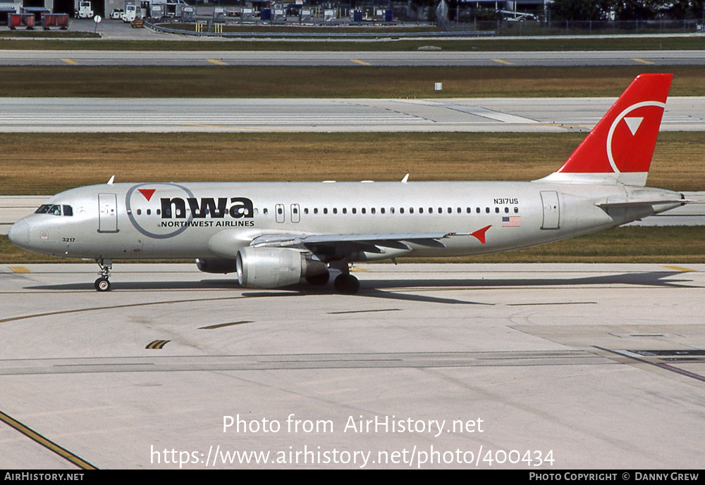 Aircraft Photo of N317US | Airbus A320-211 | Northwest Airlines | AirHistory.net #400434