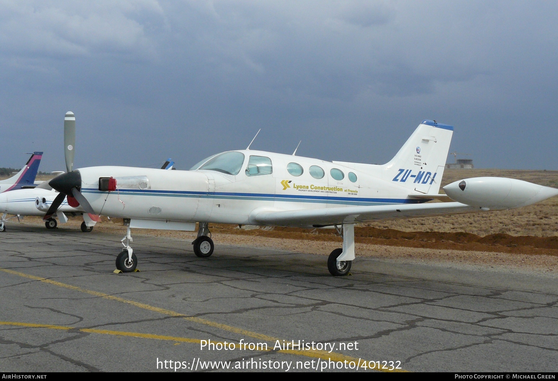 Aircraft Photo of ZU-MDI | Cessna 402B/Falcon 402 | Lyons Construction | AirHistory.net #401232