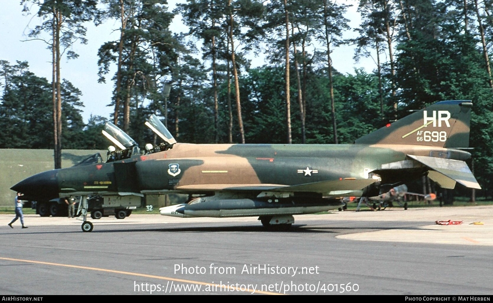 Aircraft Photo of 66-7698 / AF66-698 | McDonnell Douglas F-4D Phantom II | USA - Air Force | AirHistory.net #401560