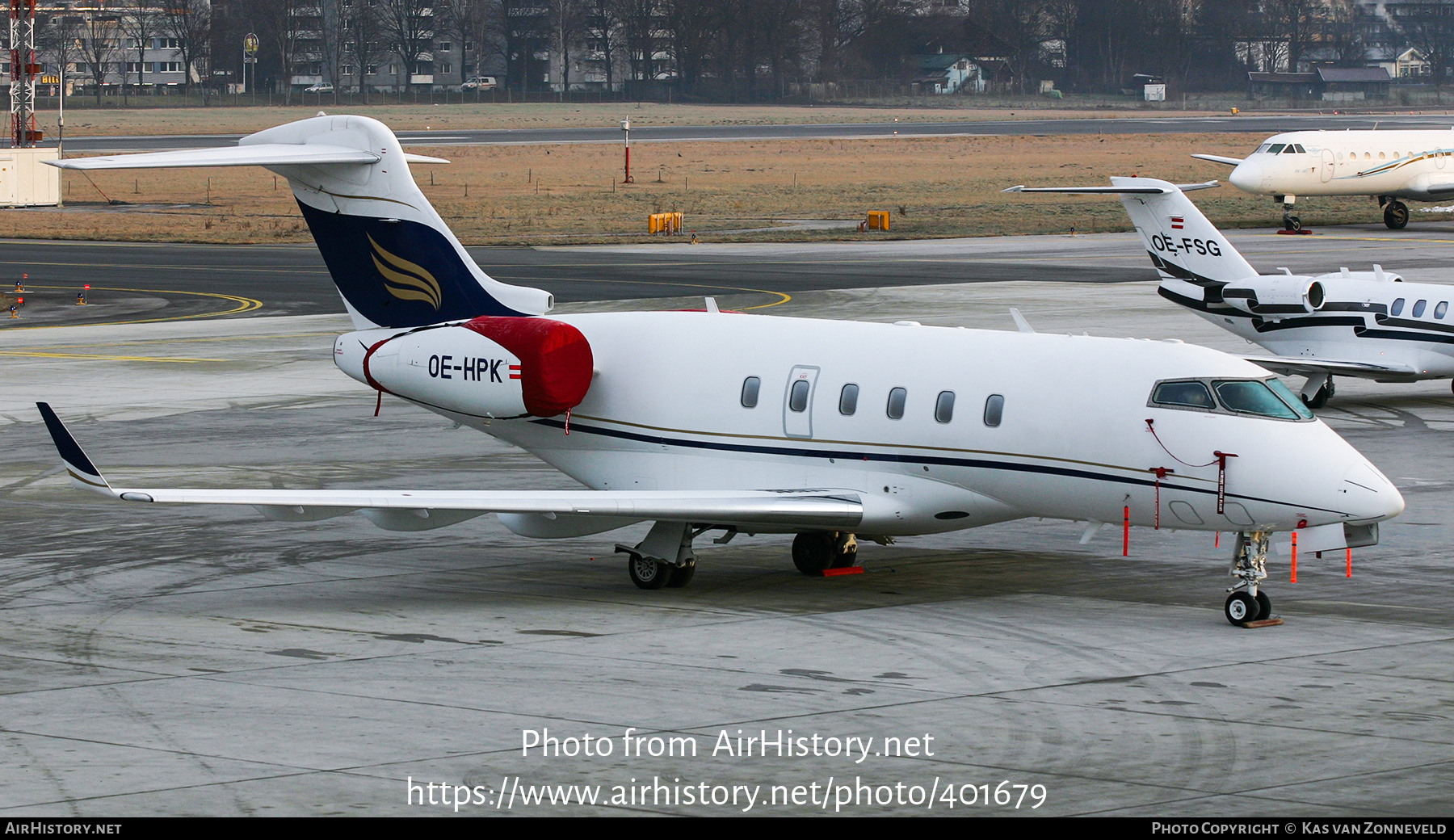 Aircraft Photo of OE-HPK | Bombardier Challenger 300 (BD-100-1A10) | AirHistory.net #401679