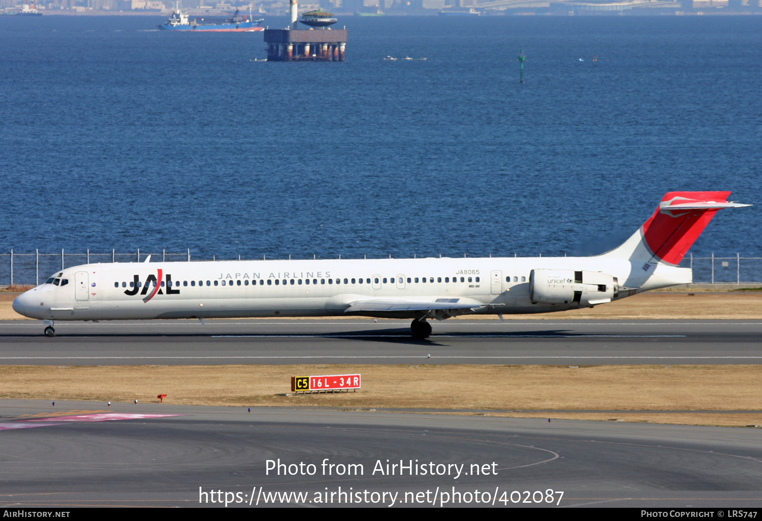 Aircraft Photo of JA8065 | McDonnell Douglas MD-90-30 | Japan Airlines - JAL | AirHistory.net #402087