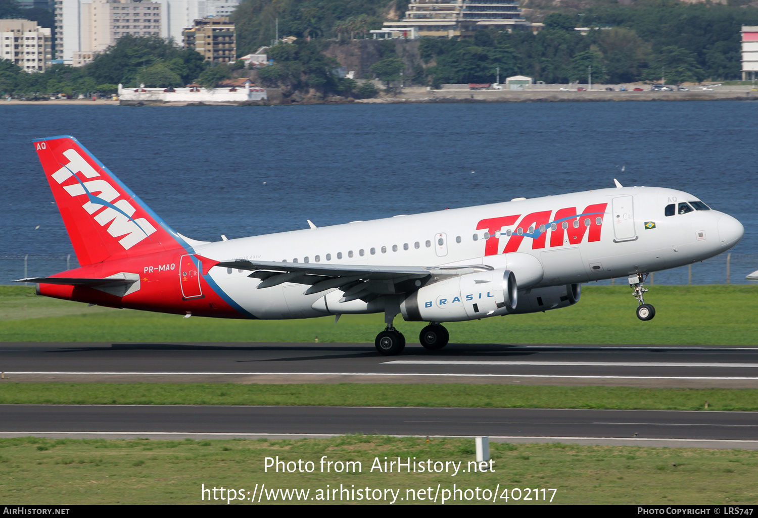 Aircraft Photo of PR-MAQ | Airbus A319-132 | TAM Linhas Aéreas | AirHistory.net #402117