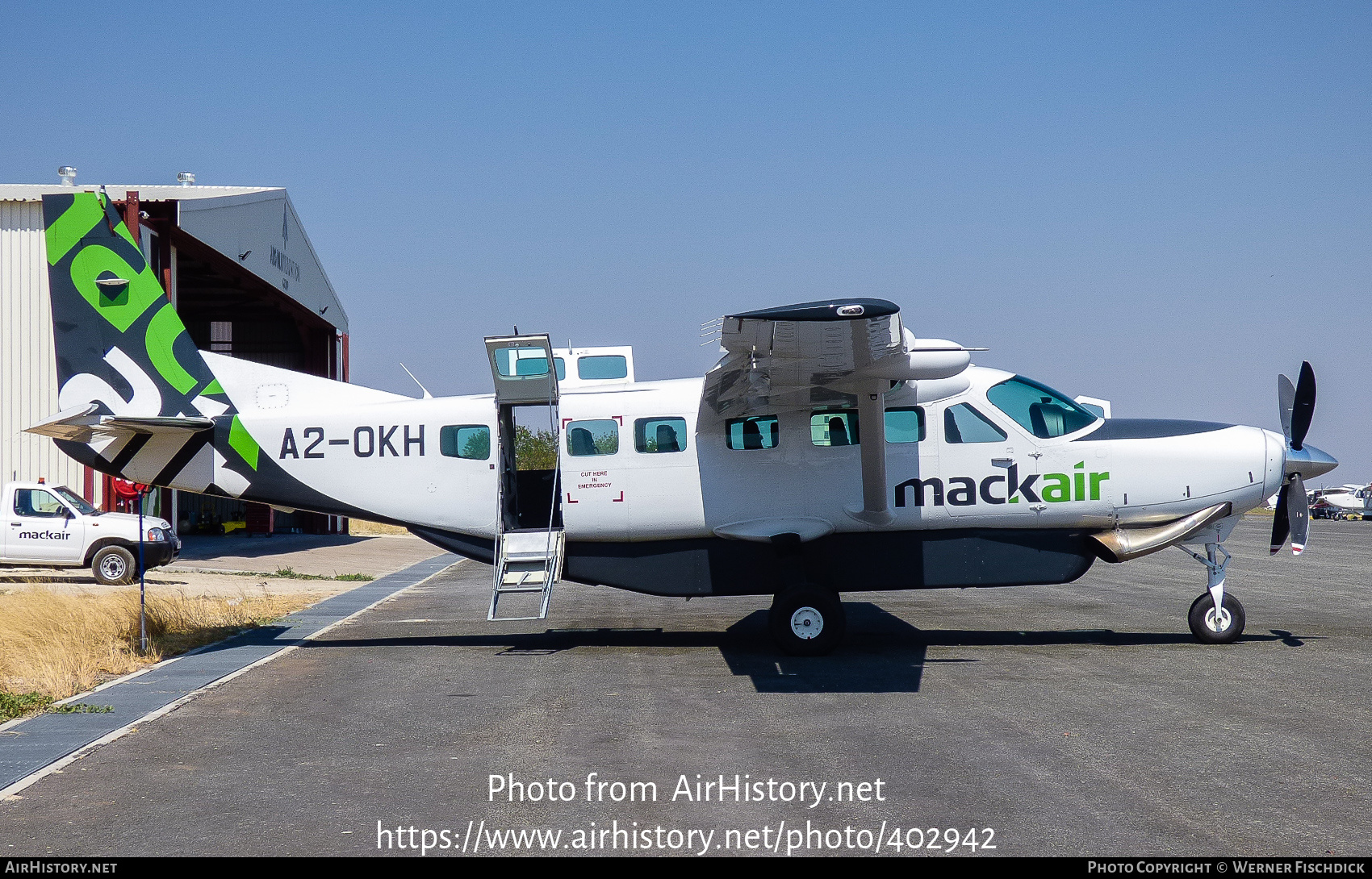 Aircraft Photo of A2-OKH | Cessna 208B Grand Caravan EX | Mack Air | AirHistory.net #402942