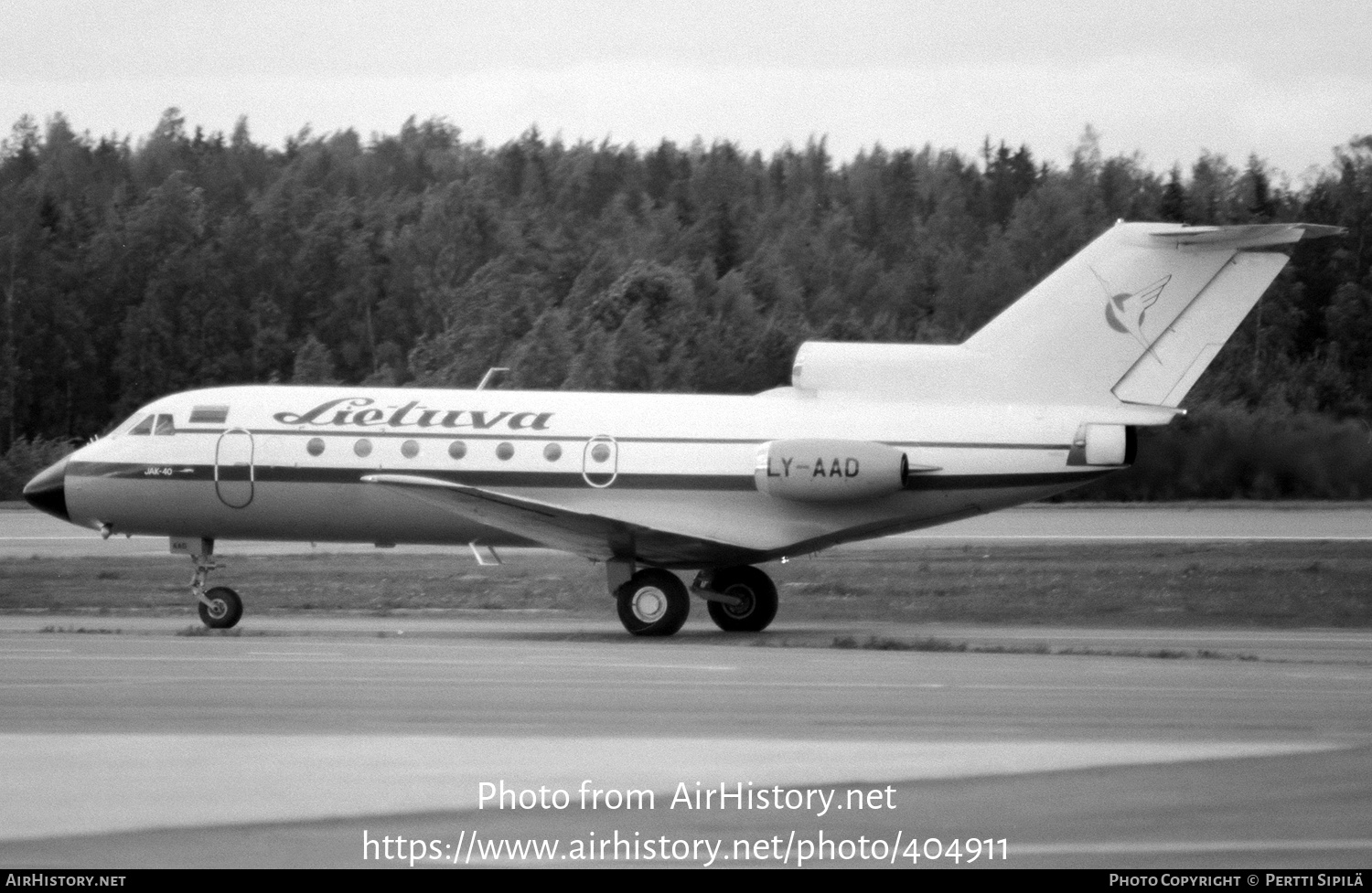 Aircraft Photo of LY-AAD | Yakovlev Yak-40 | Aviakompanija Lietuva | AirHistory.net #404911