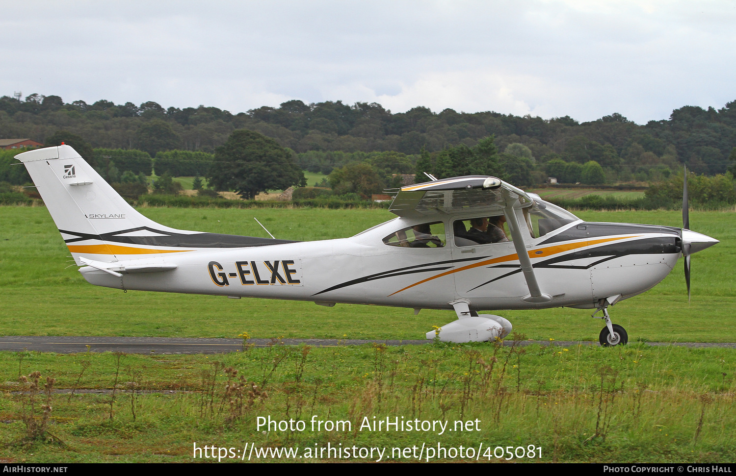 Aircraft Photo of G-ELXE | Cessna 182T Skylane | AirHistory.net #405081