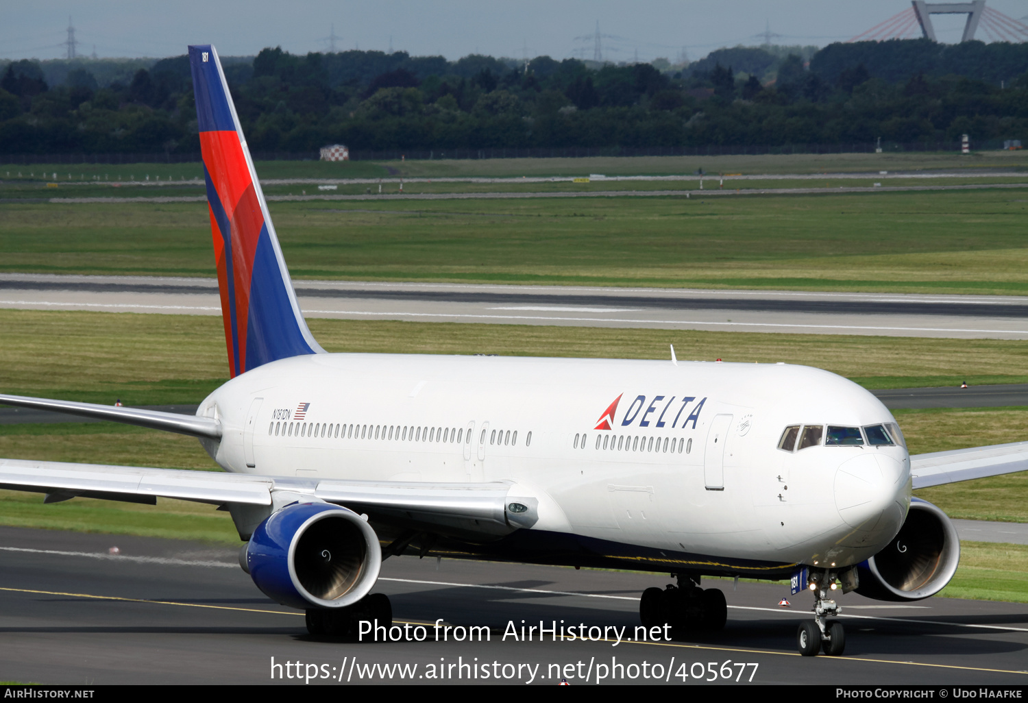 Aircraft Photo of N181DN | Boeing 767-332/ER | Delta Air Lines | AirHistory.net #405677