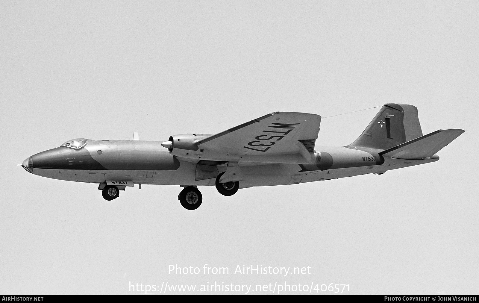 Aircraft Photo of WT537 | English Electric Canberra PR7 | UK - Air Force | AirHistory.net #406571