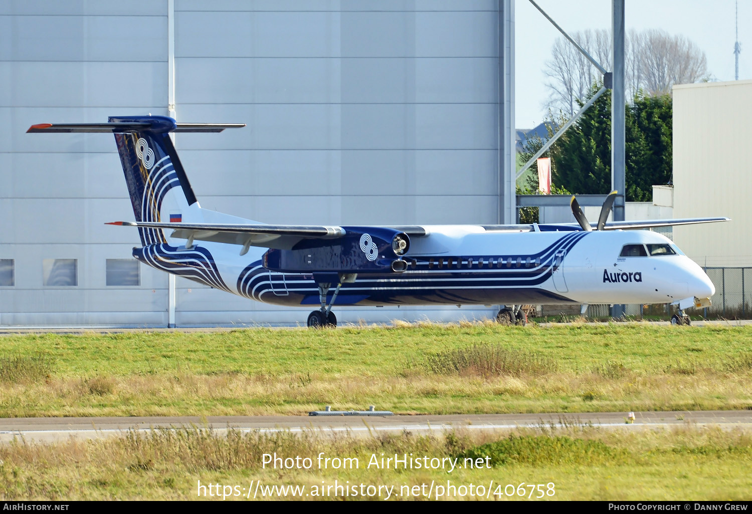 Aircraft Photo of G-ECOR / RA-67266 | Bombardier DHC-8-402 Dash 8 | Aurora Airlines | AirHistory.net #406758