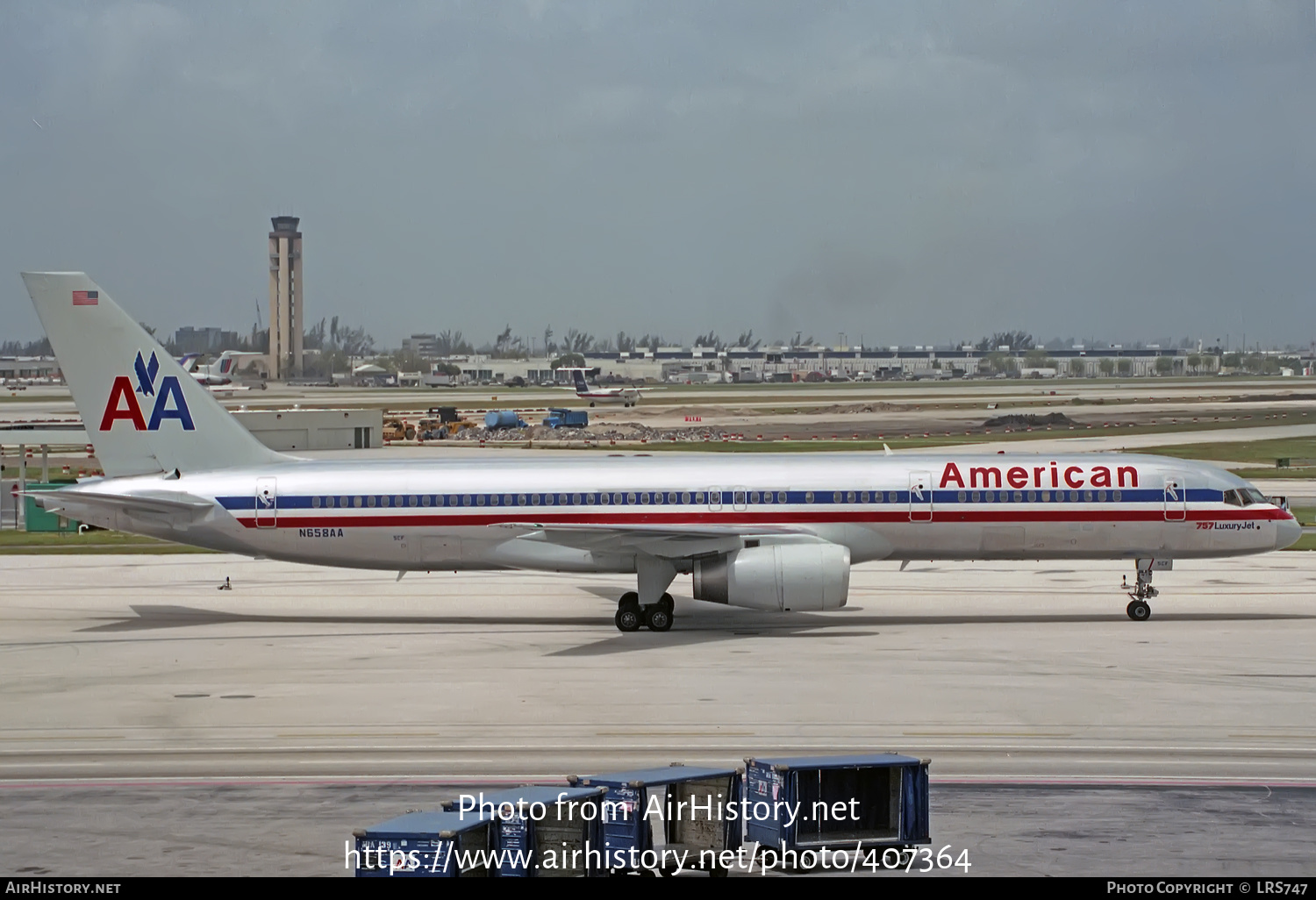 Aircraft Photo of N658AA | Boeing 757-223 | American Airlines | AirHistory.net #407364