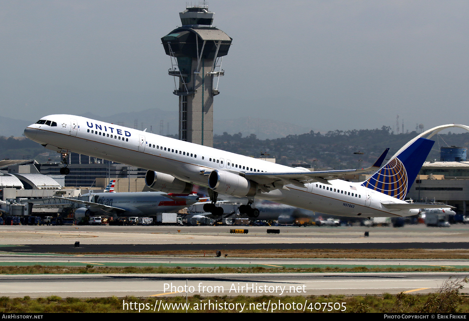 Aircraft Photo of N57862 | Boeing 757-33N | United Airlines | AirHistory.net #407505