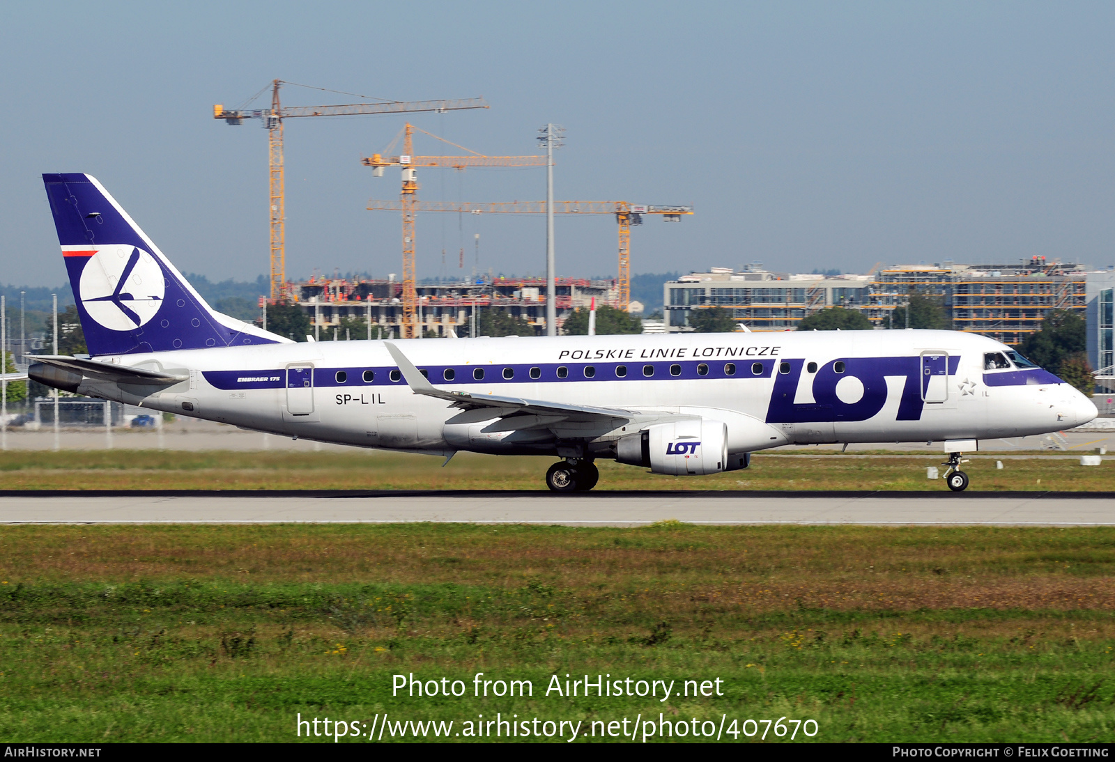 Aircraft Photo of SP-LIL | Embraer 175STD (ERJ-170-200STD) | LOT Polish Airlines - Polskie Linie Lotnicze | AirHistory.net #407670