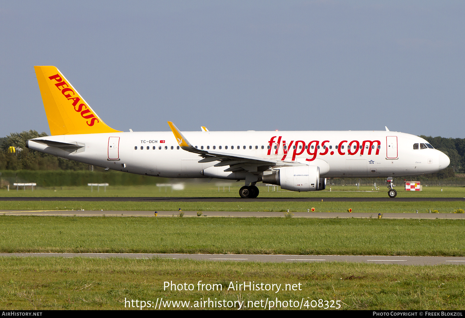 Aircraft Photo of TC-DCH | Airbus A320-216 | Pegasus Airlines | AirHistory.net #408325