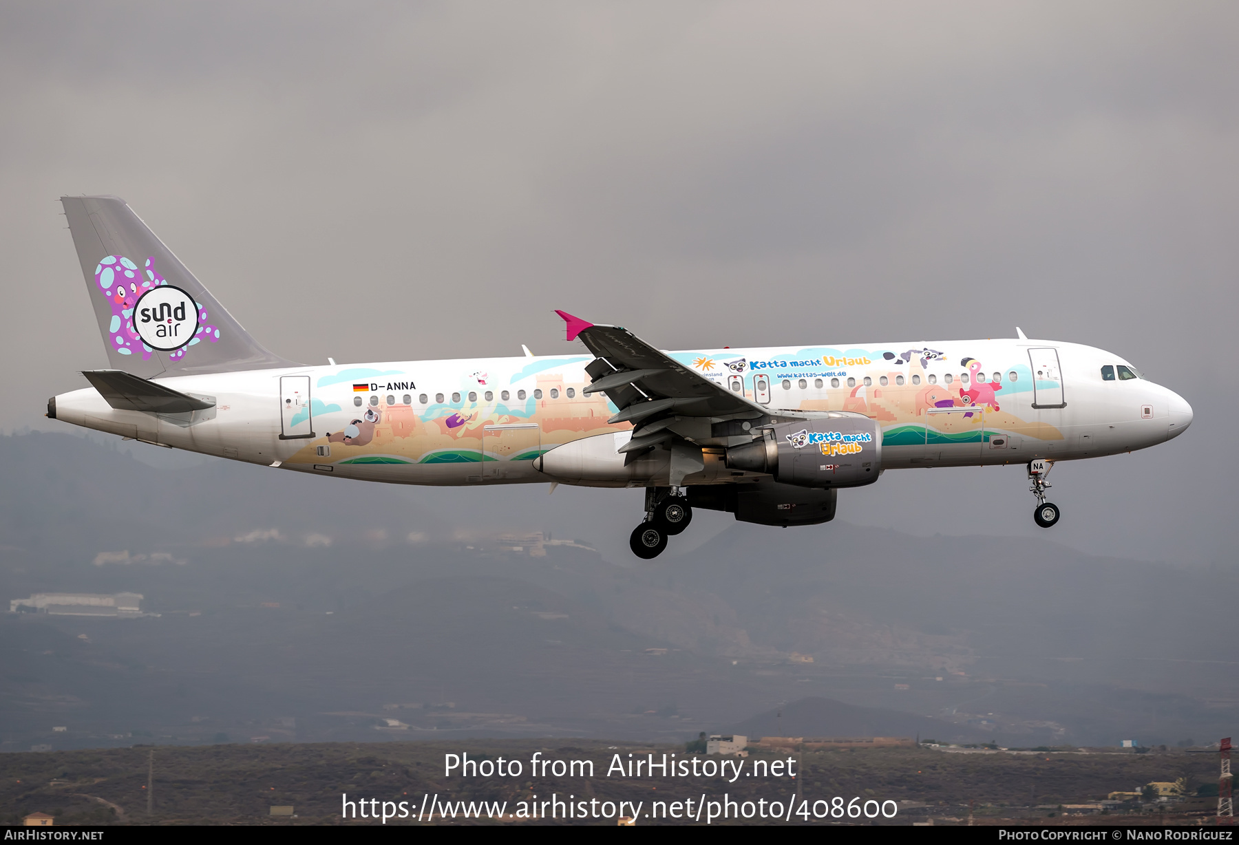 Aircraft Photo of D-ANNA | Airbus A320-214 | Sundair | AirHistory.net #408600