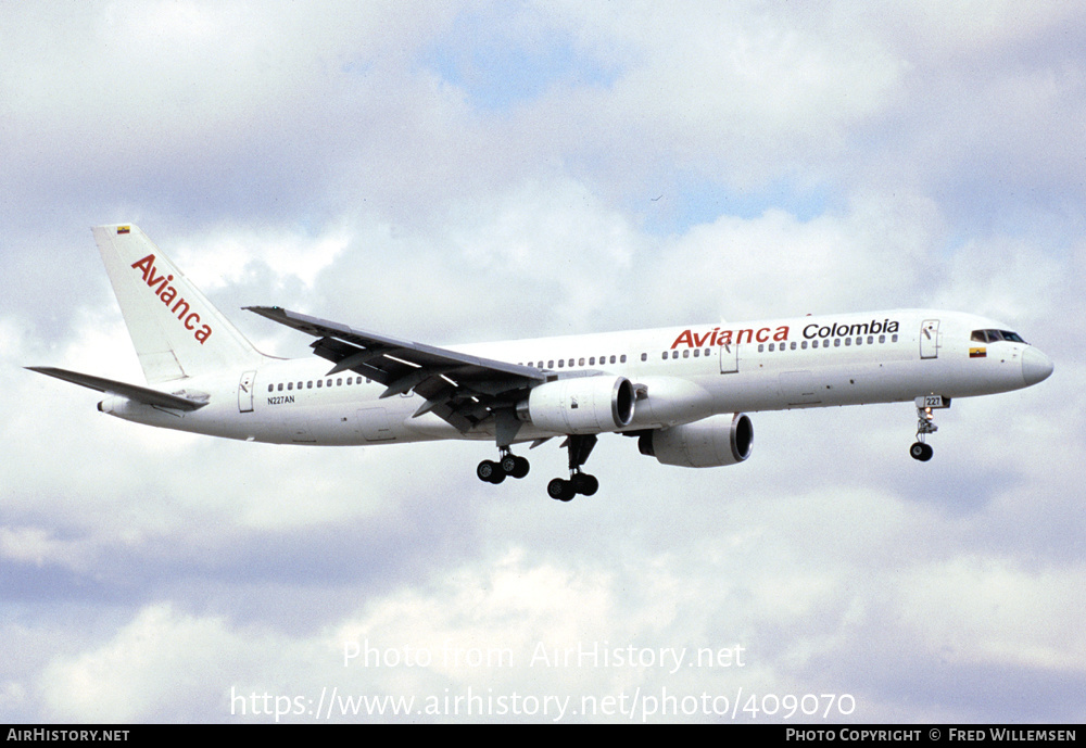 Aircraft Photo of N227AN | Boeing 757-236 | Avianca | AirHistory.net #409070