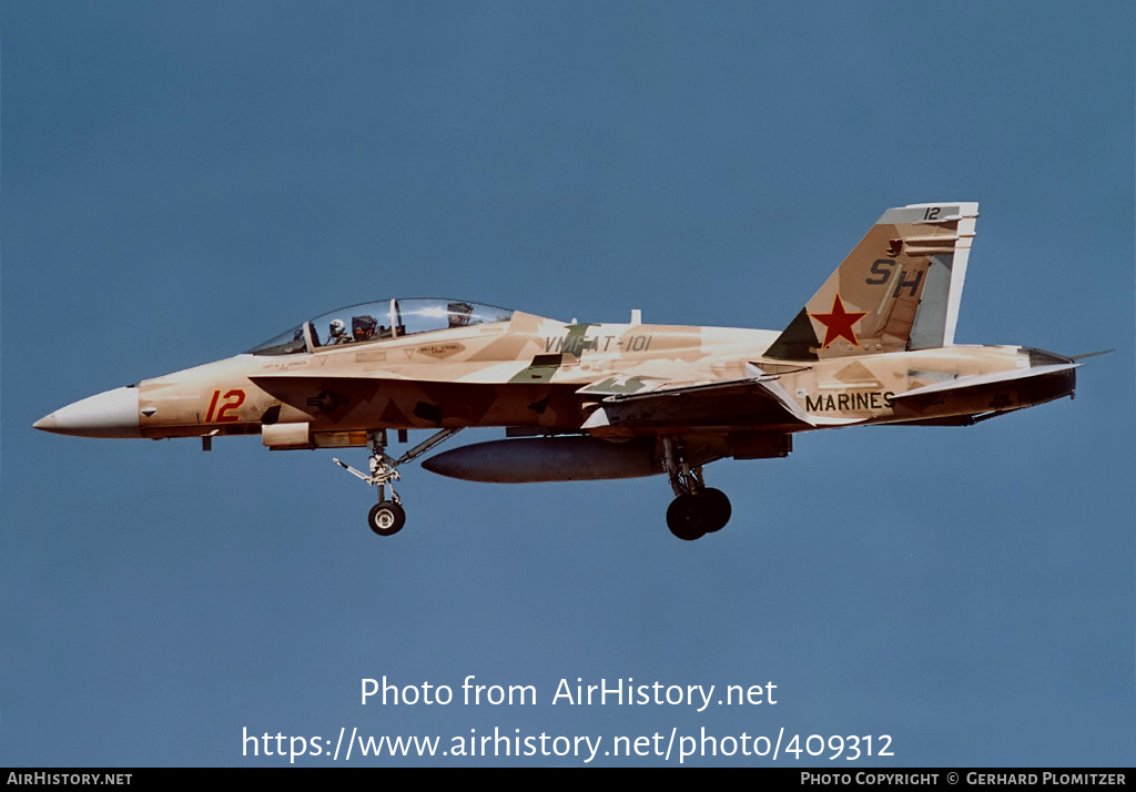 Aircraft Photo of 163104 | McDonnell Douglas F/A-18B Hornet | USA - Marines | AirHistory.net #409312