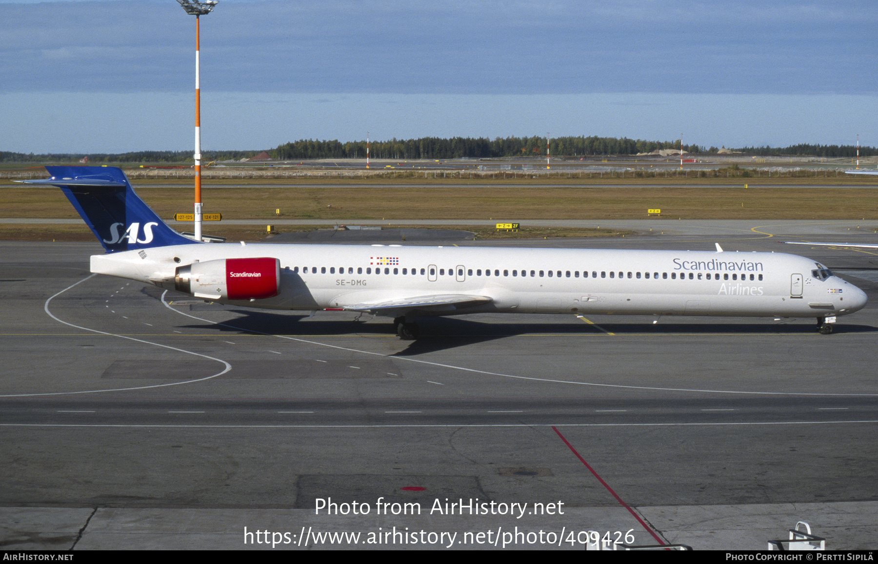 Aircraft Photo of SE-DMG | McDonnell Douglas MD-90-30 | Scandinavian Airlines - SAS | AirHistory.net #409426