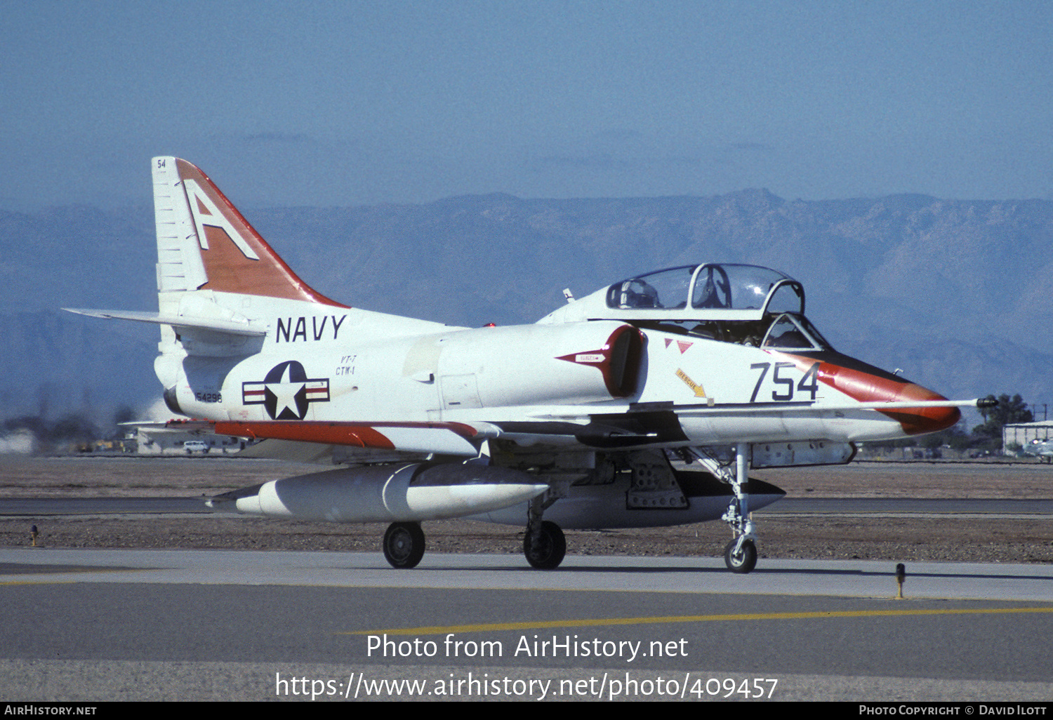 Aircraft Photo of 154298 / 4298 | Douglas TA-4J Skyhawk | USA - Navy | AirHistory.net #409457