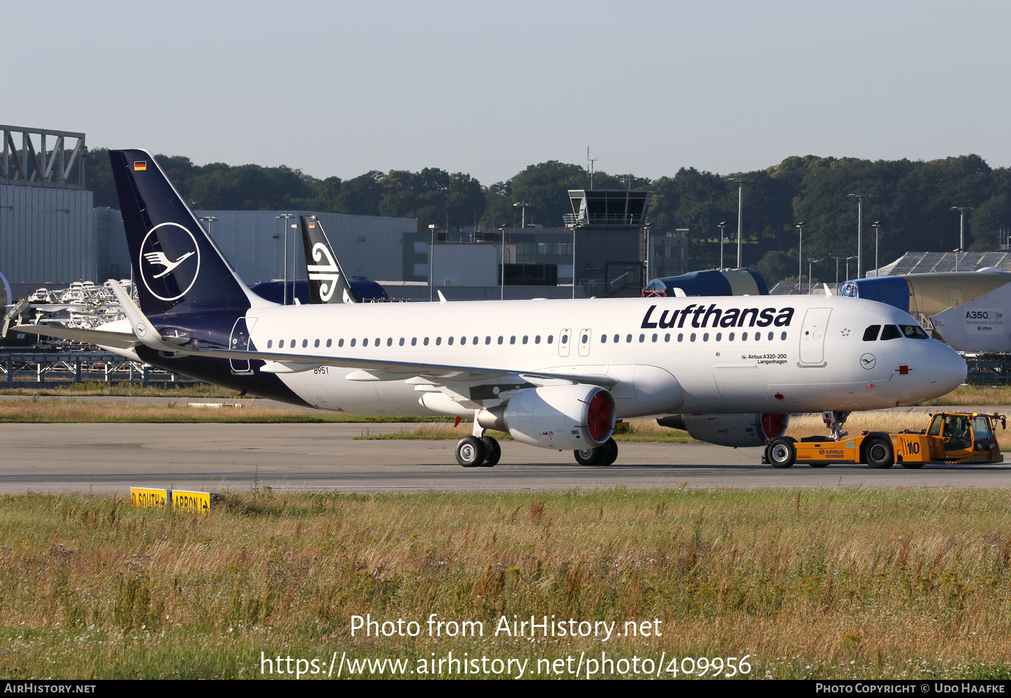 Aircraft Photo of D-AIWI / D-AUAL | Airbus A320-214 | Lufthansa | AirHistory.net #409956