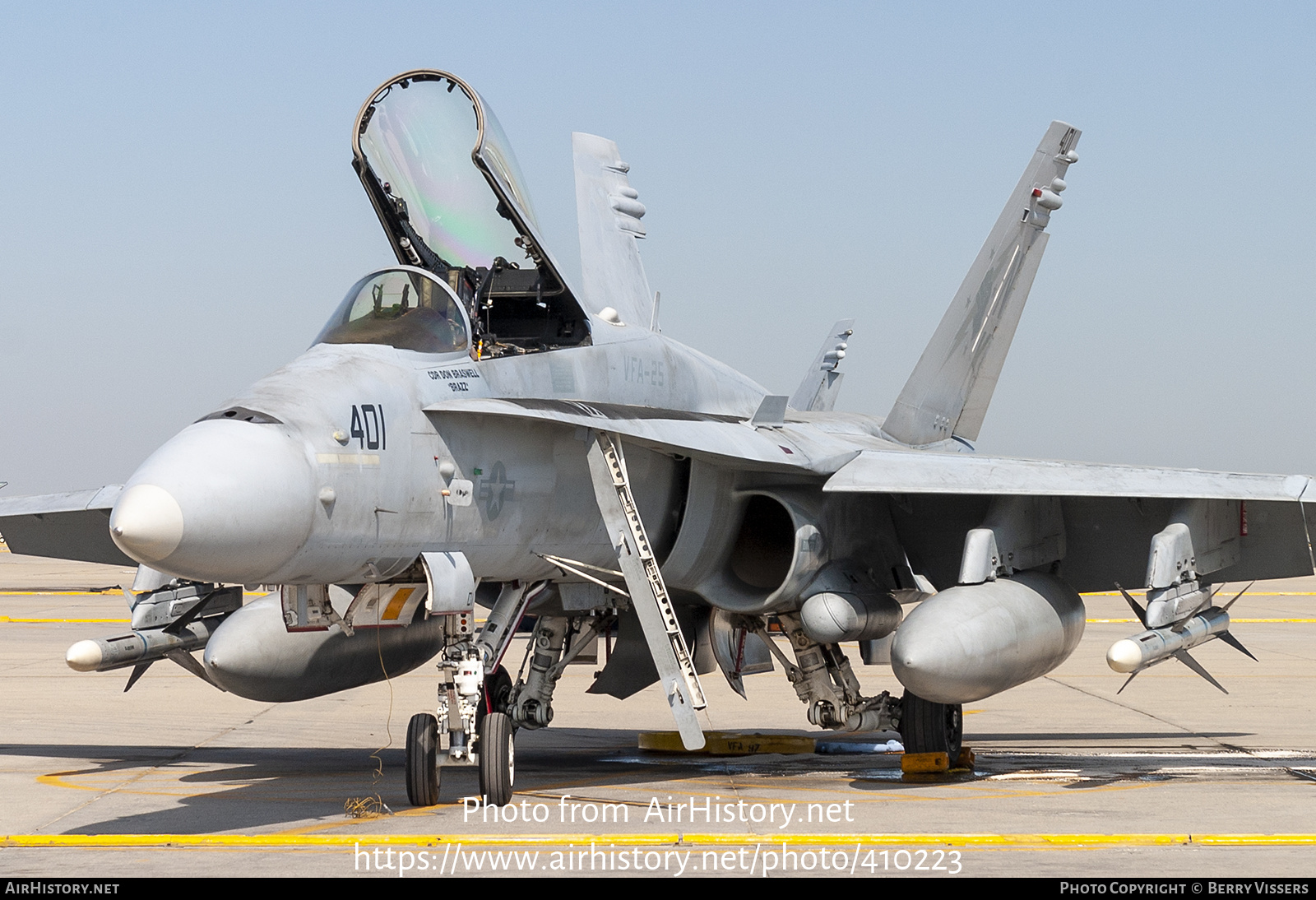 Aircraft Photo of 164635 | McDonnell Douglas F/A-18C Hornet | USA - Navy | AirHistory.net #410223