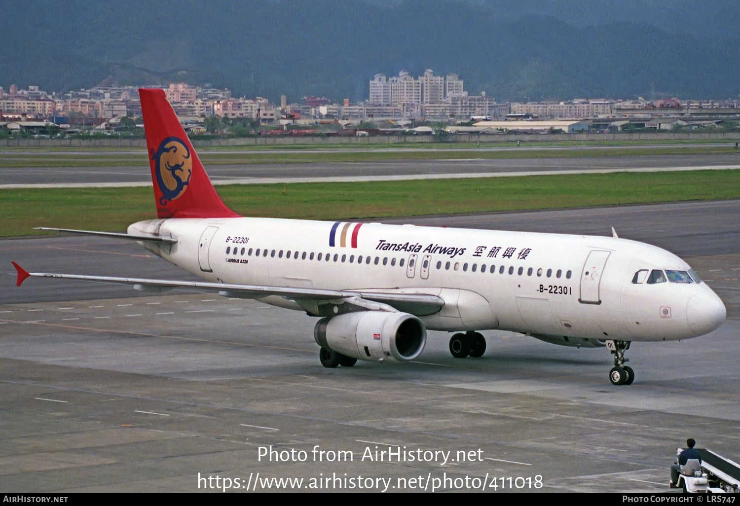 Aircraft Photo of B-22301 | Airbus A320-231 | TransAsia Airways | AirHistory.net #411018