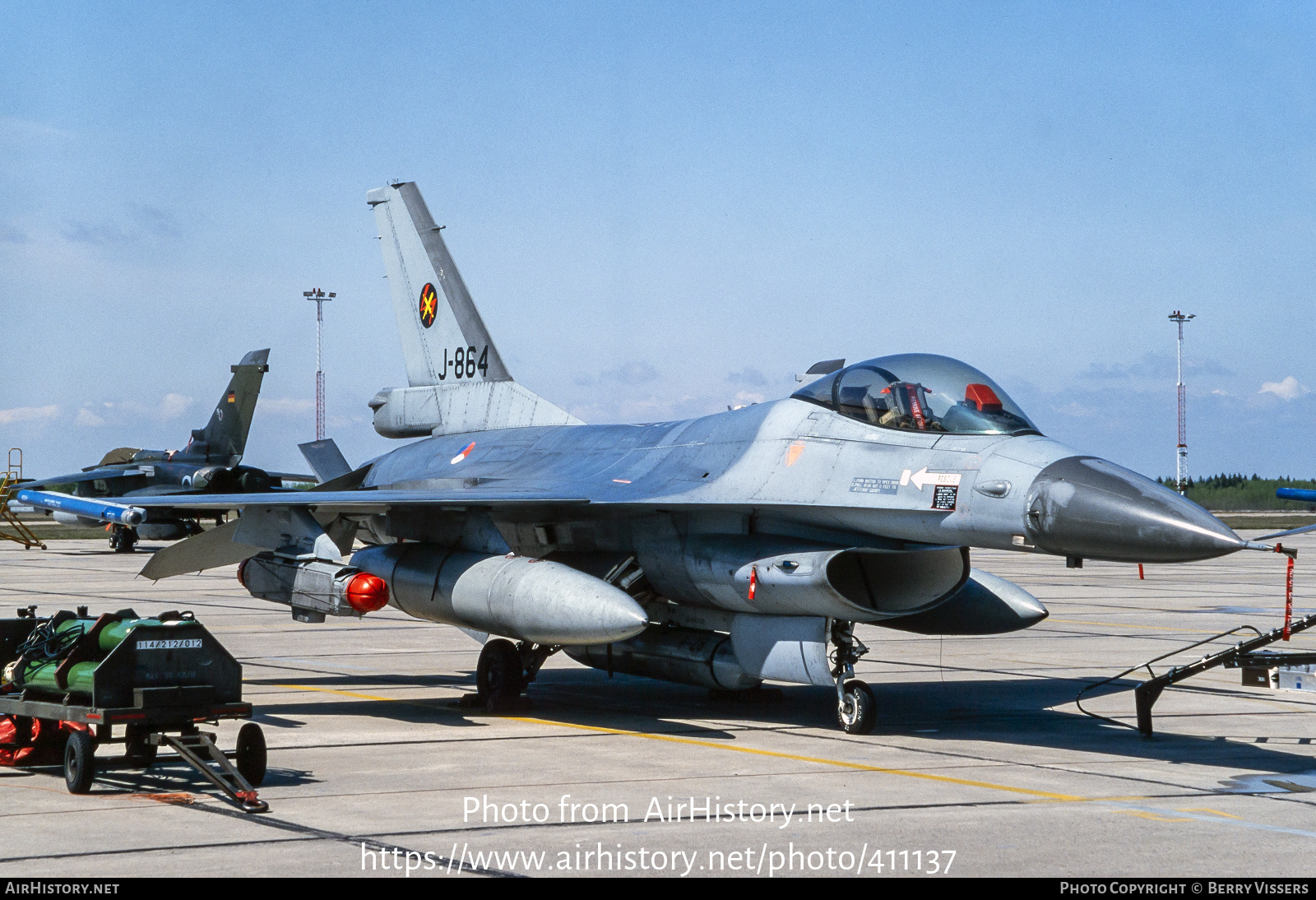 Aircraft Photo of J-864 | General Dynamics F-16A(R) Fighting Falcon | Netherlands - Air Force | AirHistory.net #411137