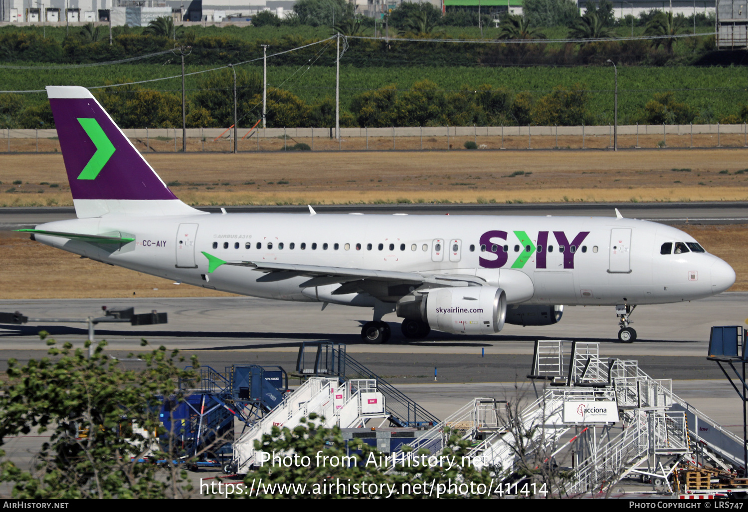 Aircraft Photo of CC-AIY | Airbus A319-111 | Sky Airline | AirHistory.net #411414