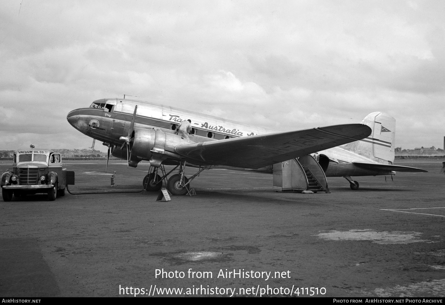 Aircraft Photo of VH-TAN | Douglas DC-3(C) | Trans-Australia Airlines - TAA | AirHistory.net #411510